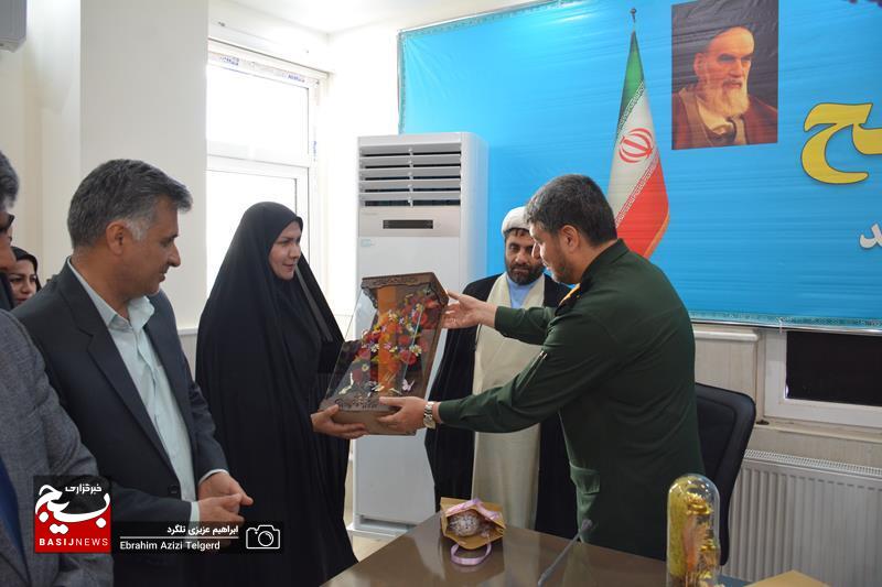 تجلیل مدیرکل تجلیل آموزش و پرورشی ها از فرمانده سپاه فتح به مناسبت روز پاسدار