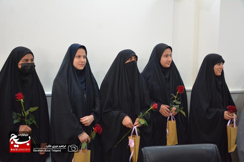 تجلیل مدیرکل تجلیل آموزش و پرورشی ها از فرمانده سپاه فتح به مناسبت روز پاسدار