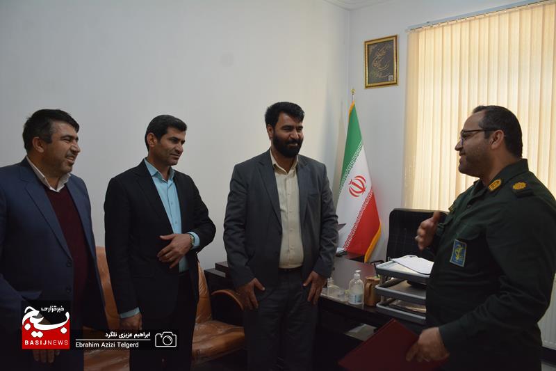 تجلیل آموزش و پرورش از مسئول سازمان بسیج رسانه استان