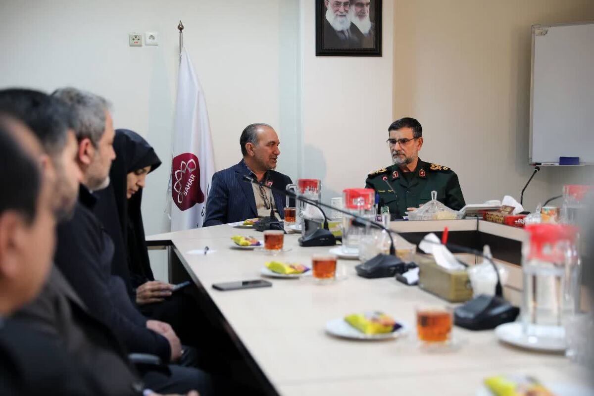 بازدید فرمانده نیروی دریایی سپاه از شبکه جهانی سحر 