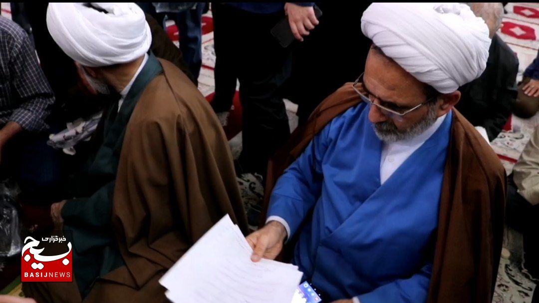 برگزاری میز خدمت جهادی در راستای ارتقای کارآمدی نظام اسلامی
