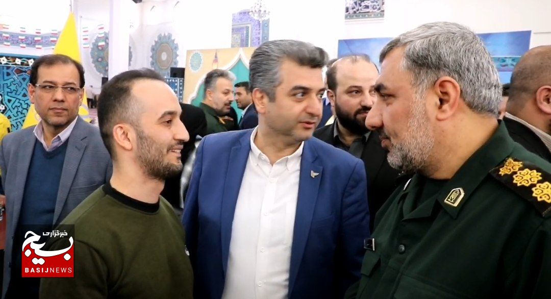 برگزاری میز خدمت جهادی در راستای ارتقای کارآمدی نظام اسلامی