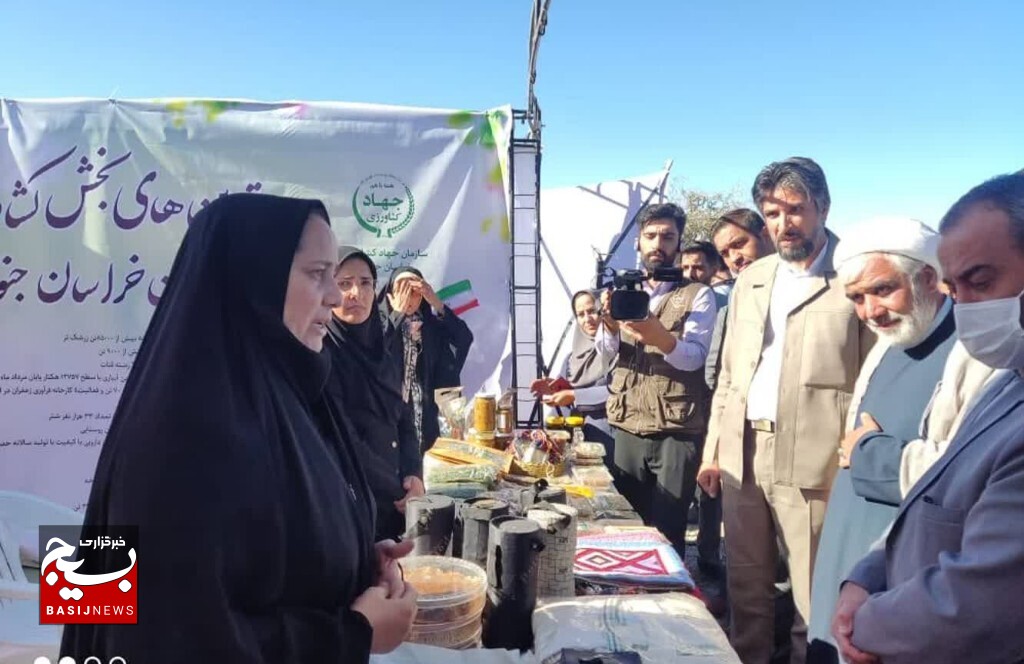 از اشتغالزایی برای ۴۰۰ بانوی شهری و روستایی تا معرفی به عنوان بانوی کارآفرین نمونه در  کشور