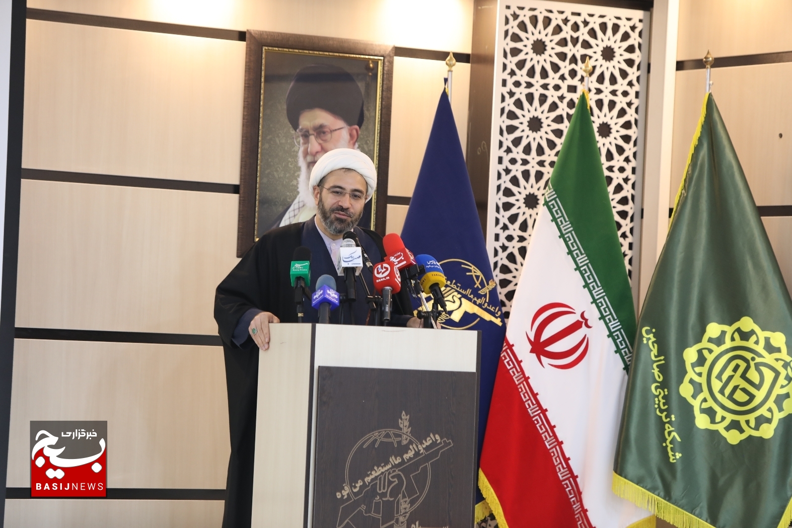 جوانان باید میداندار امور باشند/باید تمرکزمان بر روی تربیت نیروهای مومن و انقلابی باشد جوانان باید میداندار امور باشند/باید تمرکزمان بر روی تربیت نیروهای مومن و انقلابی باشد