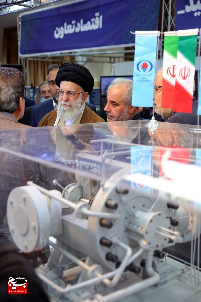 رهبر انقلاب از نمایشگاه توانمندی‌های تولید ایرانی بازدید کردند