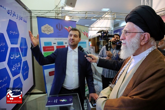 رهبر انقلاب از نمایشگاه توانمندی‌های تولید ایرانی بازدید کردند