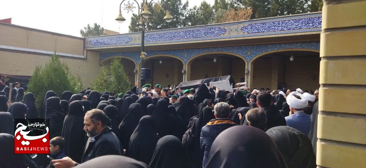 مراسم تشییع و تدفین نسیبه علی پرست همسر مکرمه شهید مدافع حرم سجاد طاهرنیا گیلان مراسم تشییع و تدفین نسیبه علی پرست همسر مکرمه شهید مدافع حرم سجاد طاهرنیا گیلان