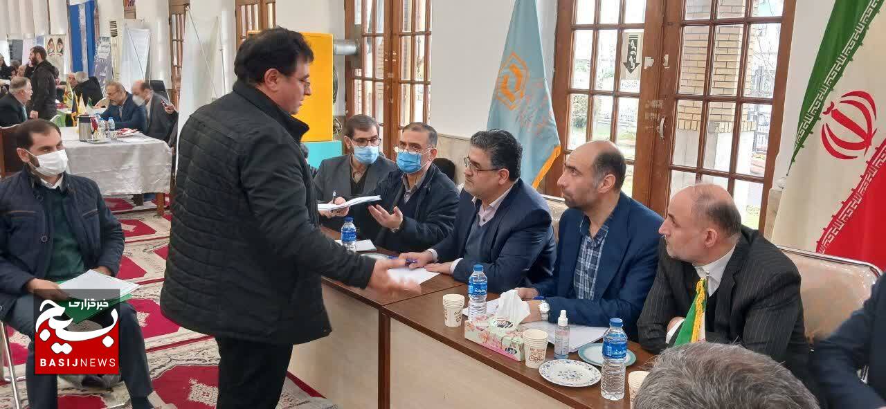 میز خدمت جهادی با حضور مدیران کل در مصلی امام خمینی (ره) رشت میز خدمت جهادی با حضور مدیران کل در مصلی امام خمینی (ره) رشت