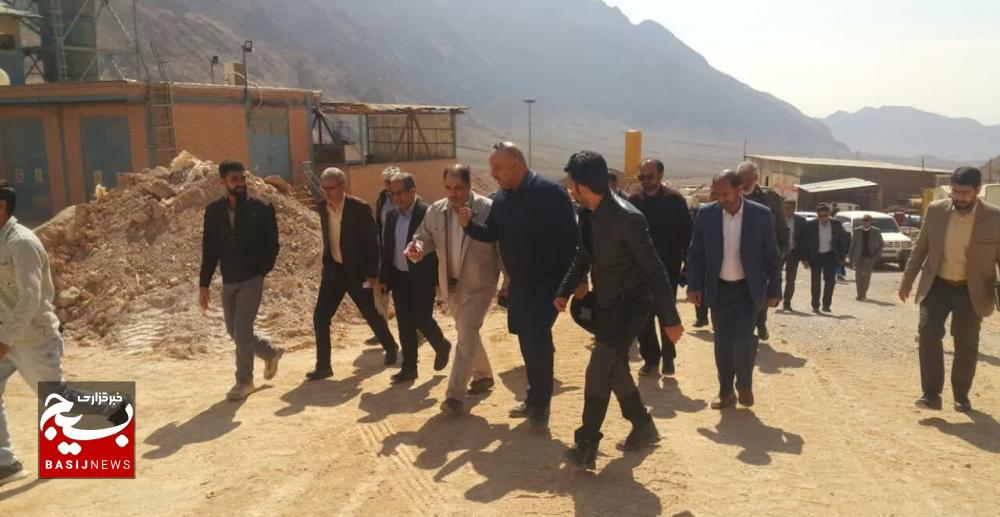 مانع زدایی معدن خان خاتون به همت تلاش سازمان بسیج مهندسین صنعت و معدن استان کرمان مانع زدایی معدن خان خاتون به همت تلاش سازمان بسیج مهندسین صنعت و معدن استان کرمان