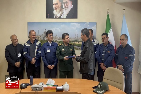 تجلیل از فرزندان شهید شاغل در شرکت پتروشیمی تبریز
