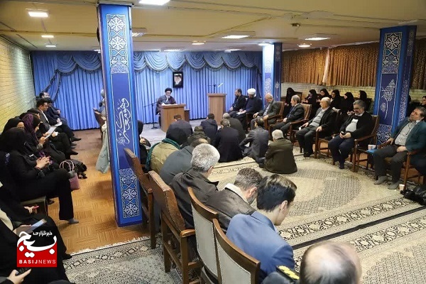 حضور در انتخابات تیری بر قلب دشمنان است