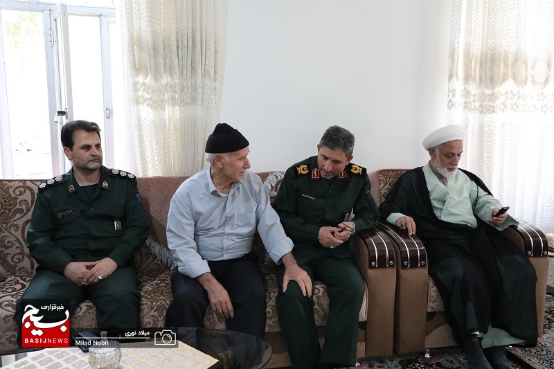 عمل به سیره شهدا وظیفه یکایک ما است