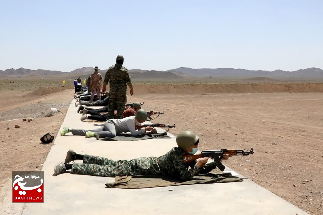 شرکت ۷ هزار دانشآموز قمی در اردوی عملی درس آمادگی دفاعی شرکت ۷ هزار دانشآموز قمی در اردوی عملی درس آمادگی دفاعی