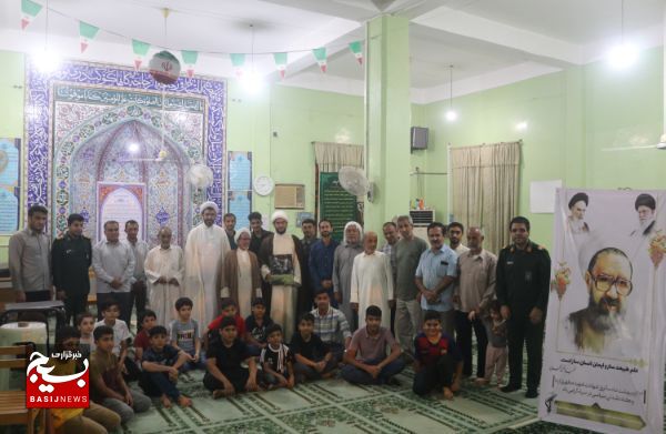به مناسب هفته عقیدتی سیاسی از امام جمعه موقت و مربی پیشکسوت شهرستان عسلویه تقدیر بعمل آمد به مناسب هفته عقیدتی سیاسی از امام جمعه موقت و مربی پیشکسوت شهرستان عسلویه تقدیر بعمل آمد