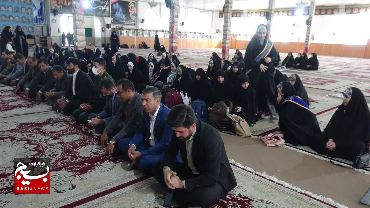 اعزام دانش آموزان دبیرستان دخترانه معارف یاسوج به کرمان و تجدید میثاق با شهید حاج قاسم سلیمانی + ( تصاویر )