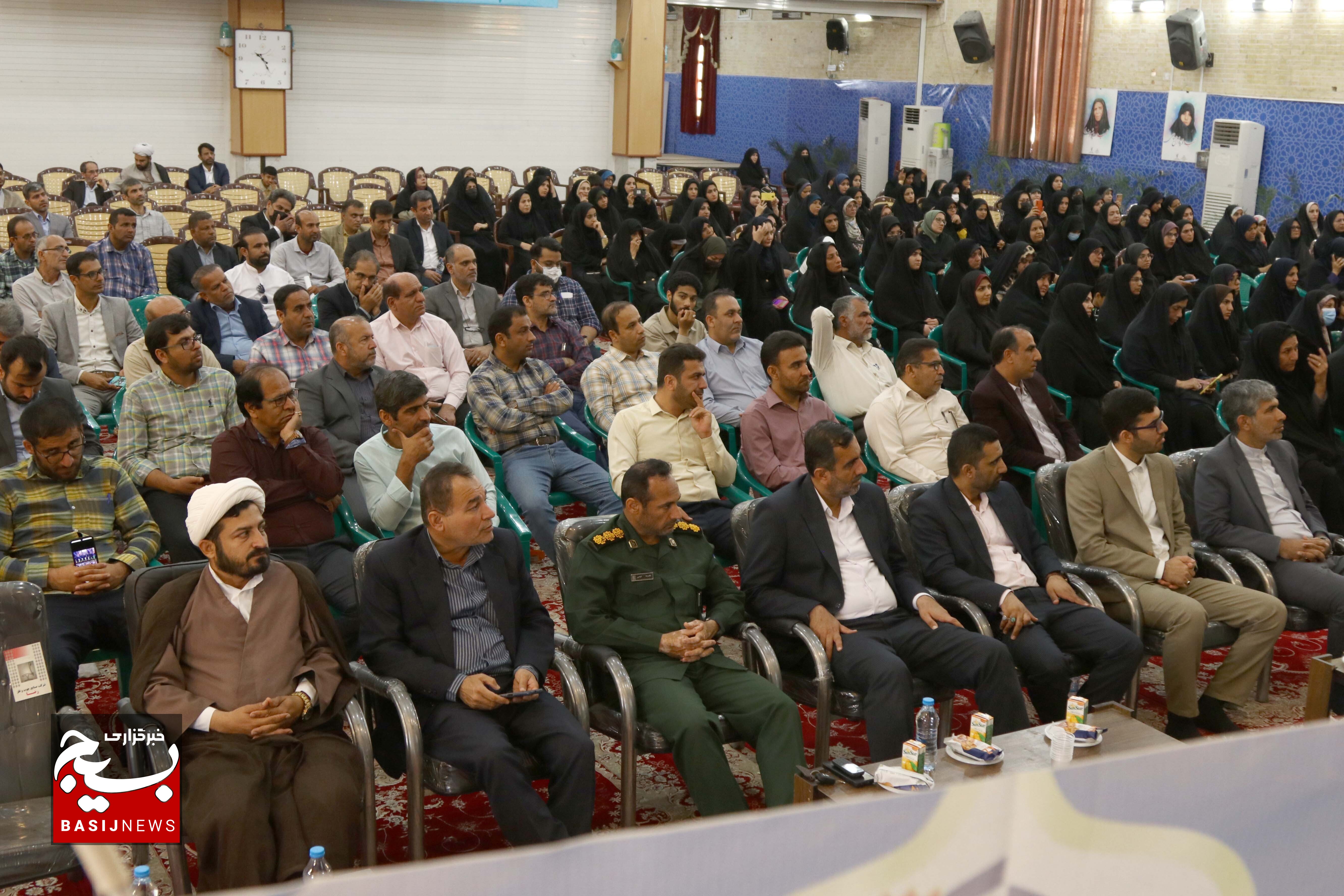 شهید مطهری با دانش خود انحرافات را خنثی میکرد شهید مطهری با دانش خود انحرافات را خنثی میکرد