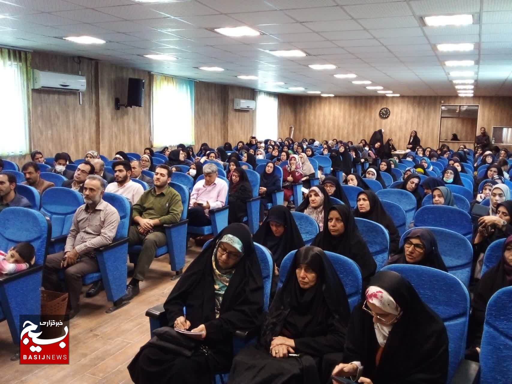 برگزاری سلسله نشست‌های جهاد تبیین با محوریت سواد رسانه در شهرستان قدس