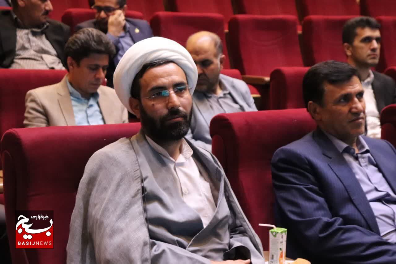 برگزاری آئین تجلیل از معلمین شهرستان قدس برگزاری آئین تجلیل از معلمین شهرستان قدس