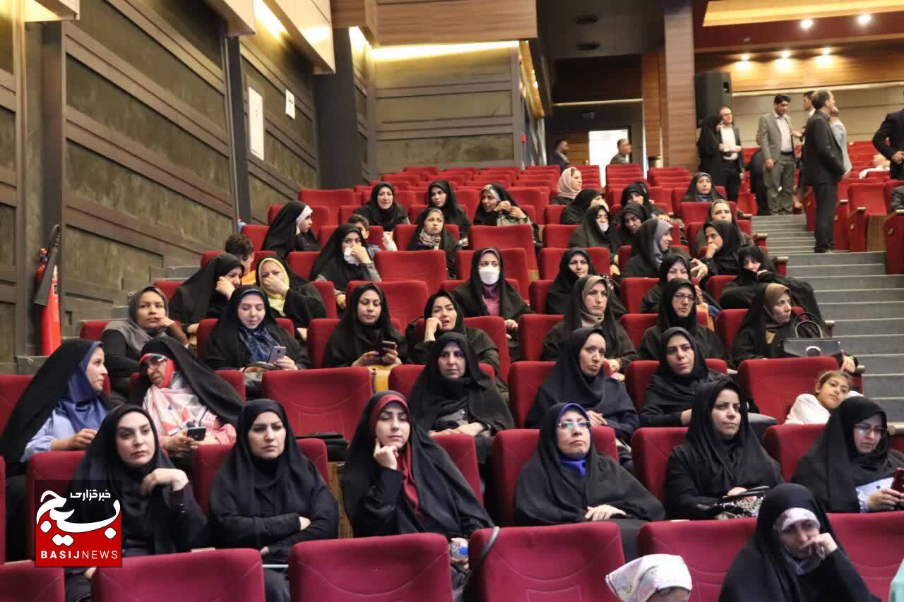 برگزاری آئین تجلیل از معلمین شهرستان قدس برگزاری آئین تجلیل از معلمین شهرستان قدس