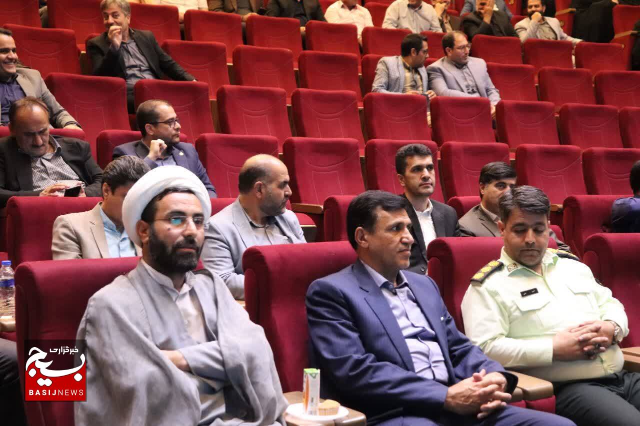 برگزاری آئین تجلیل از معلمین شهرستان قدس برگزاری آئین تجلیل از معلمین شهرستان قدس