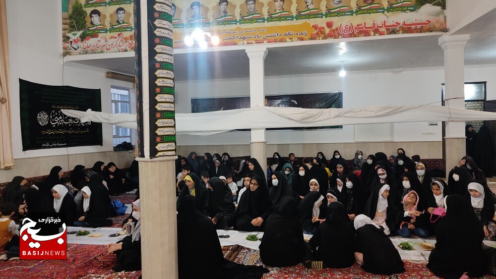روایت اقتصاد مقاومتی از زنبورداری یک بانوی جهادگر بسیجی تا اشتغال‌زایی در بافندگی و شمع سازی