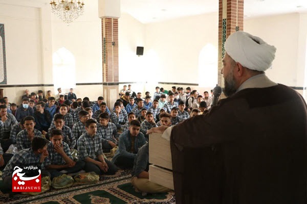 تجلیل از برگزیدگان مسابقات قرآن و عترت شهرستان بهار