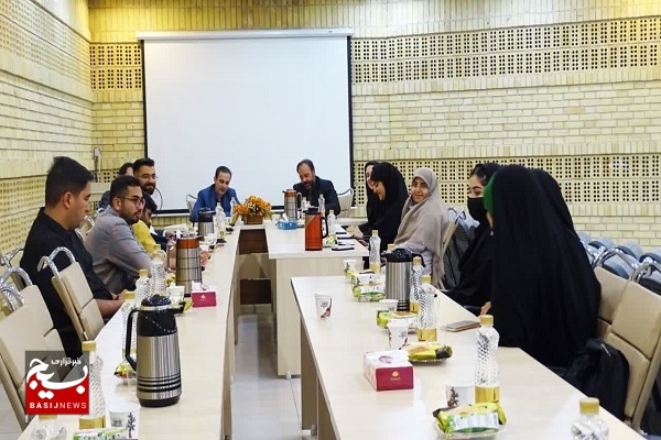نشست دانشجویان دانشگاه شیراز با مدیرکل صدا و سیمای فارس نشست دانشجویان دانشگاه شیراز با مدیرکل صدا و سیمای فارس