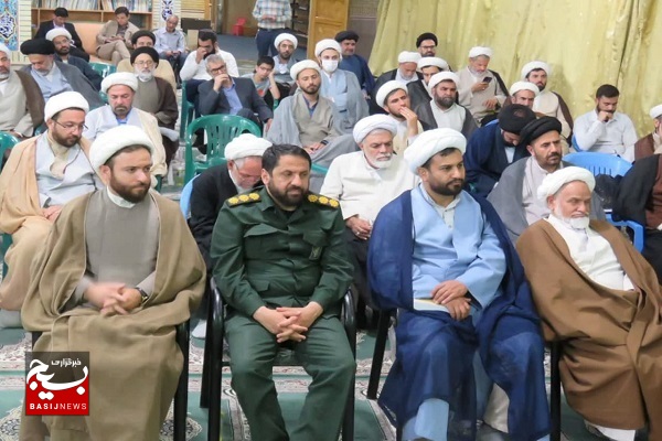 بد خواهان، دین زدایی را محور جدایی نسل جوان از عقاید و مکتب دنبال می کنند
