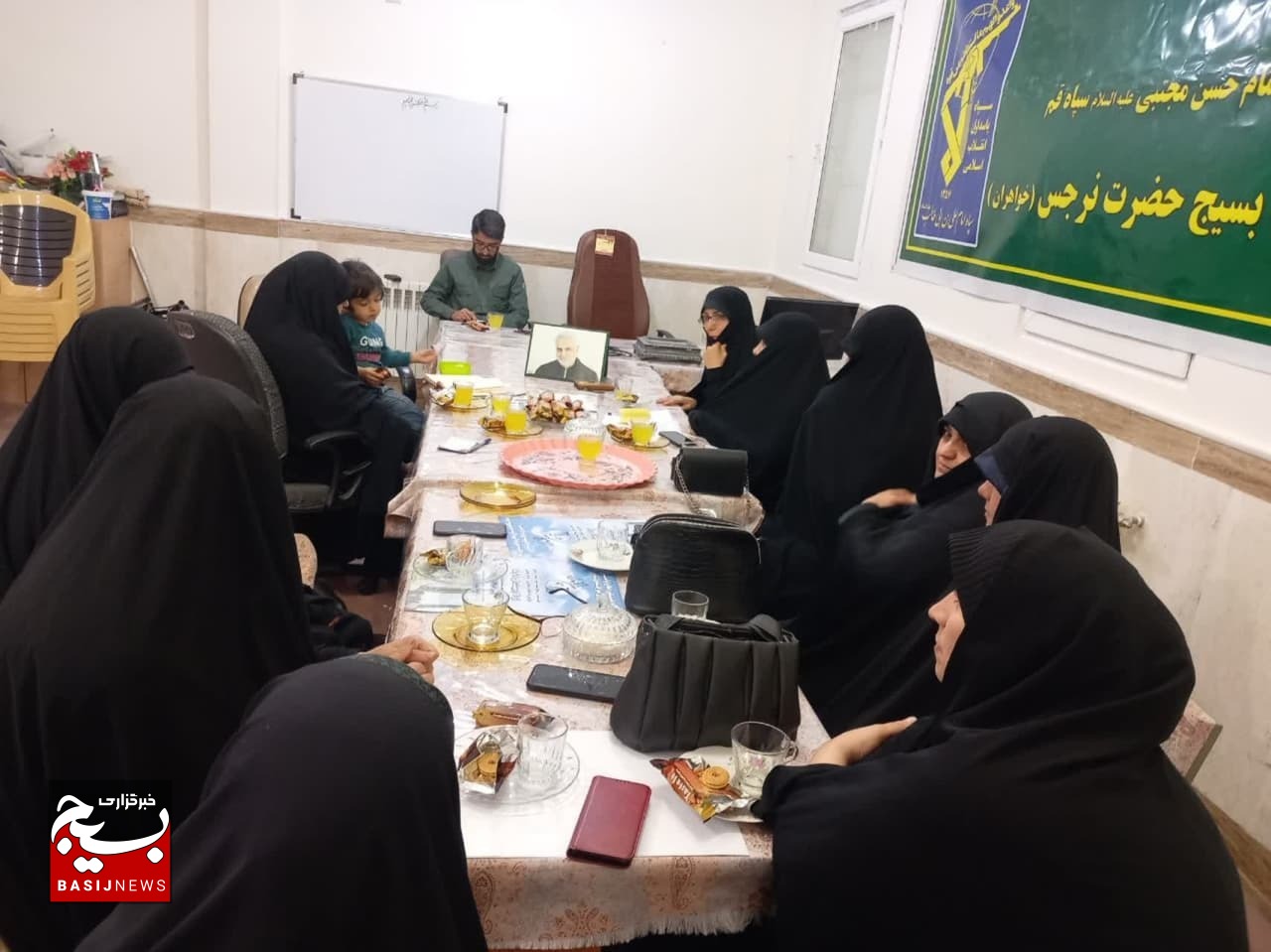 نشست تخصصی جهادگران حوزه حضرت نرجس(س) قم/ تأکید بر تعامل و هم‌افزایی گروه‌های جهادی