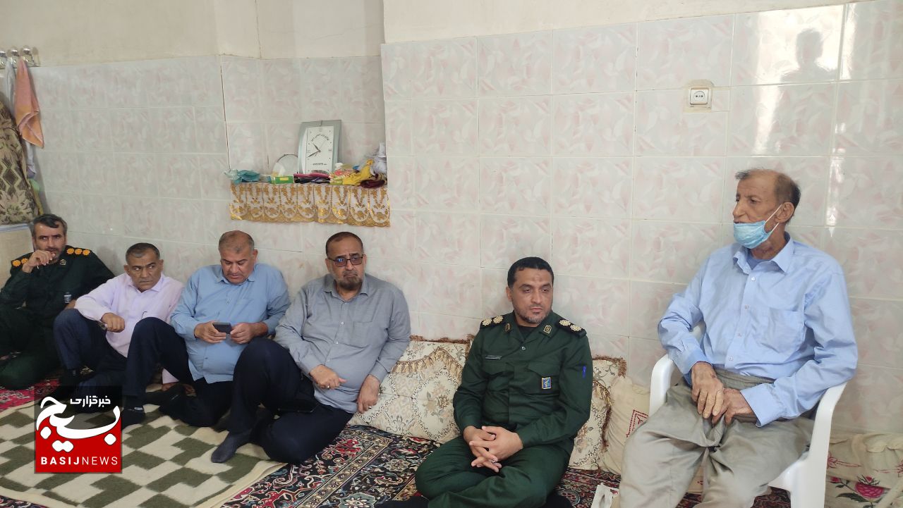 دیدار فرمانده سپاه شهرستان دیر با پیشکسوتان سپاه