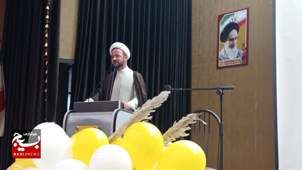 دختران باید آماده پرچمداری مسیر شهدا باشند/ حجاب خاکریز اصلی بانوان دختران باید آماده پرچمداری مسیر شهدا باشند/ حجاب خاکریز اصلی بانوان