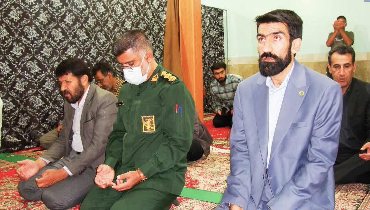 میز خدمت حقوقدانان بسیجی به روستای سرآبتاوه یاسوج رسید