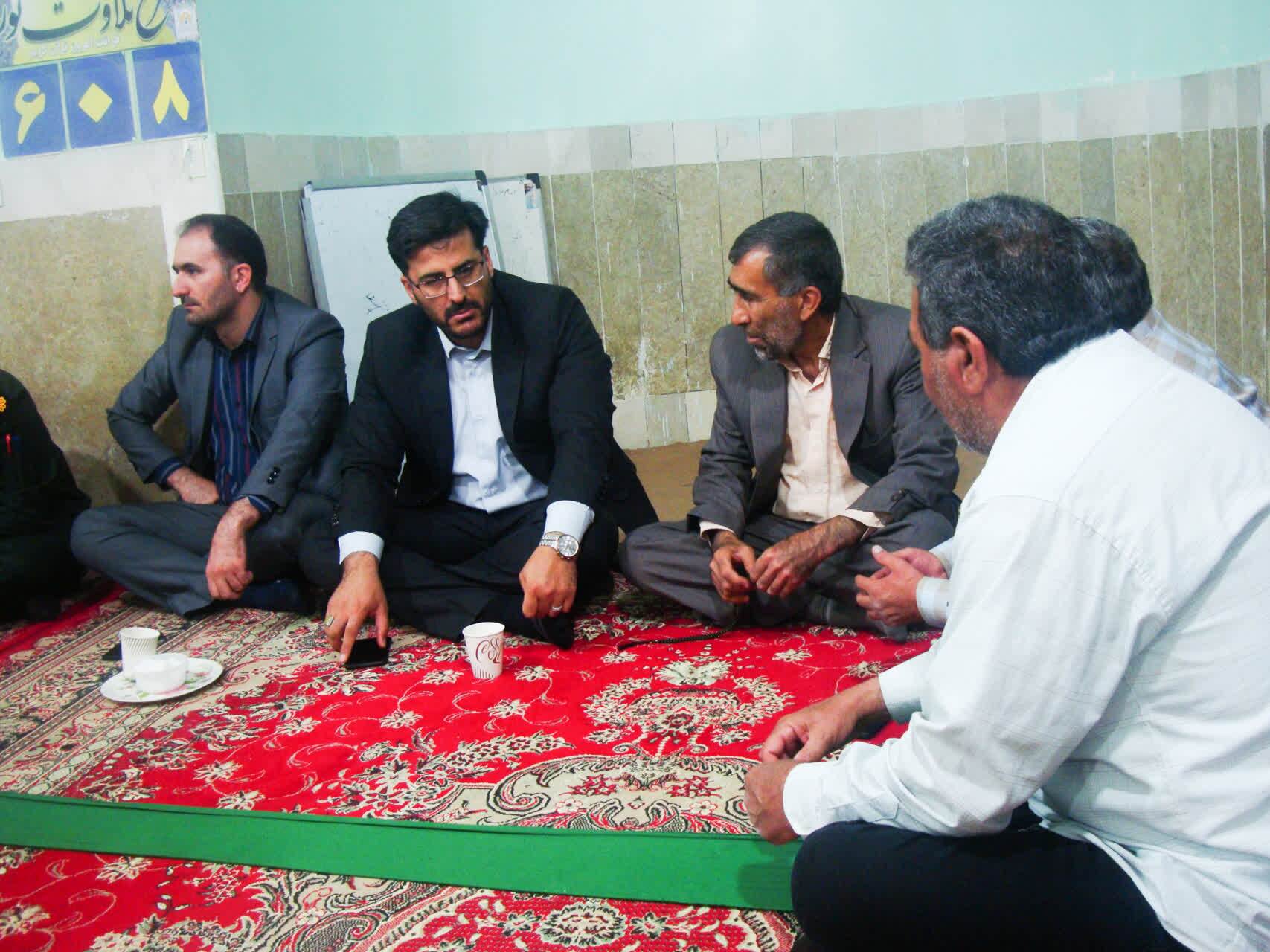 میز خدمت حقوقدانان بسیجی به روستای سرآبتاوه یاسوج رسید