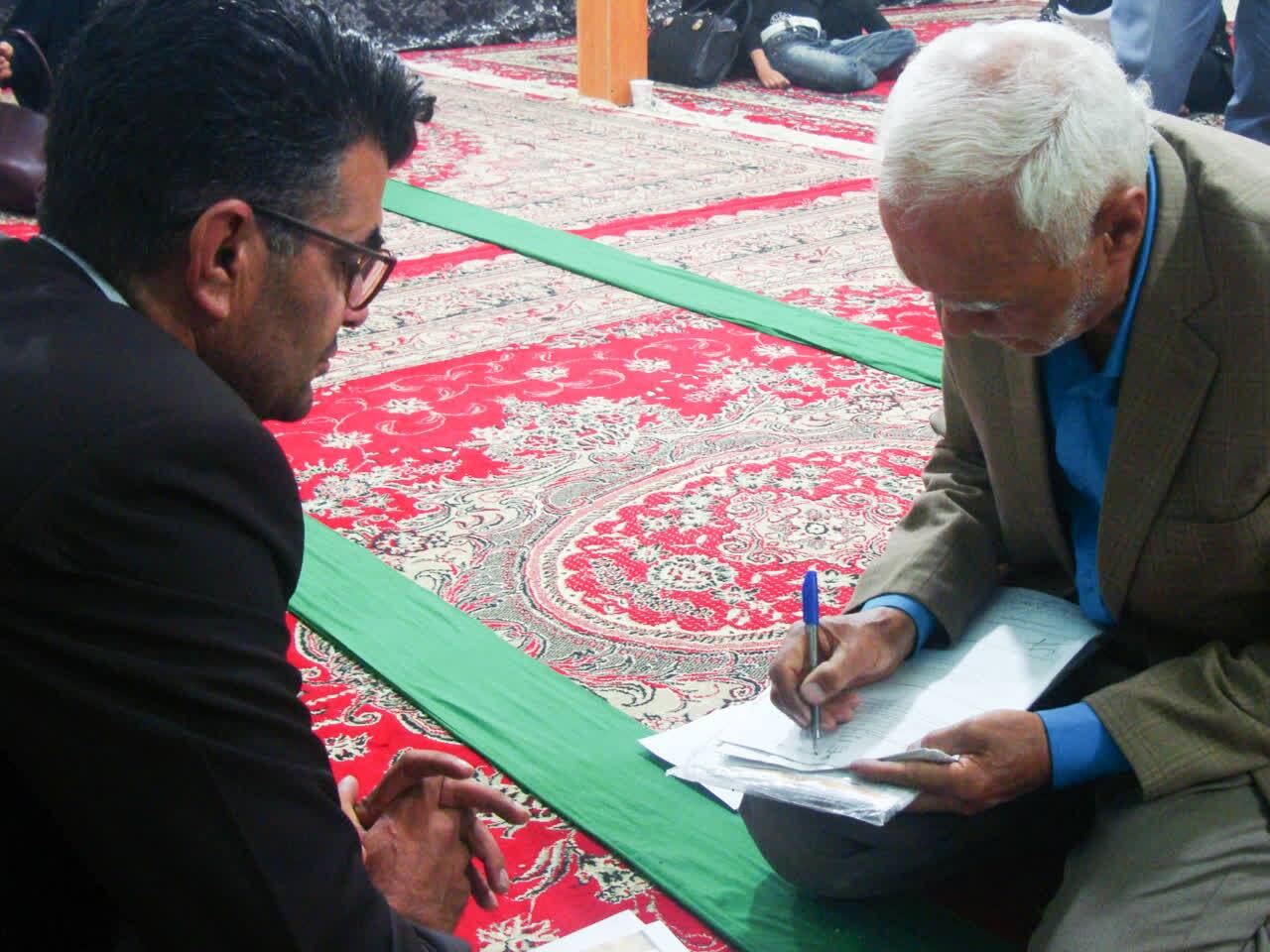 میز خدمت حقوقدانان بسیجی به روستای سرآبتاوه یاسوج رسید
