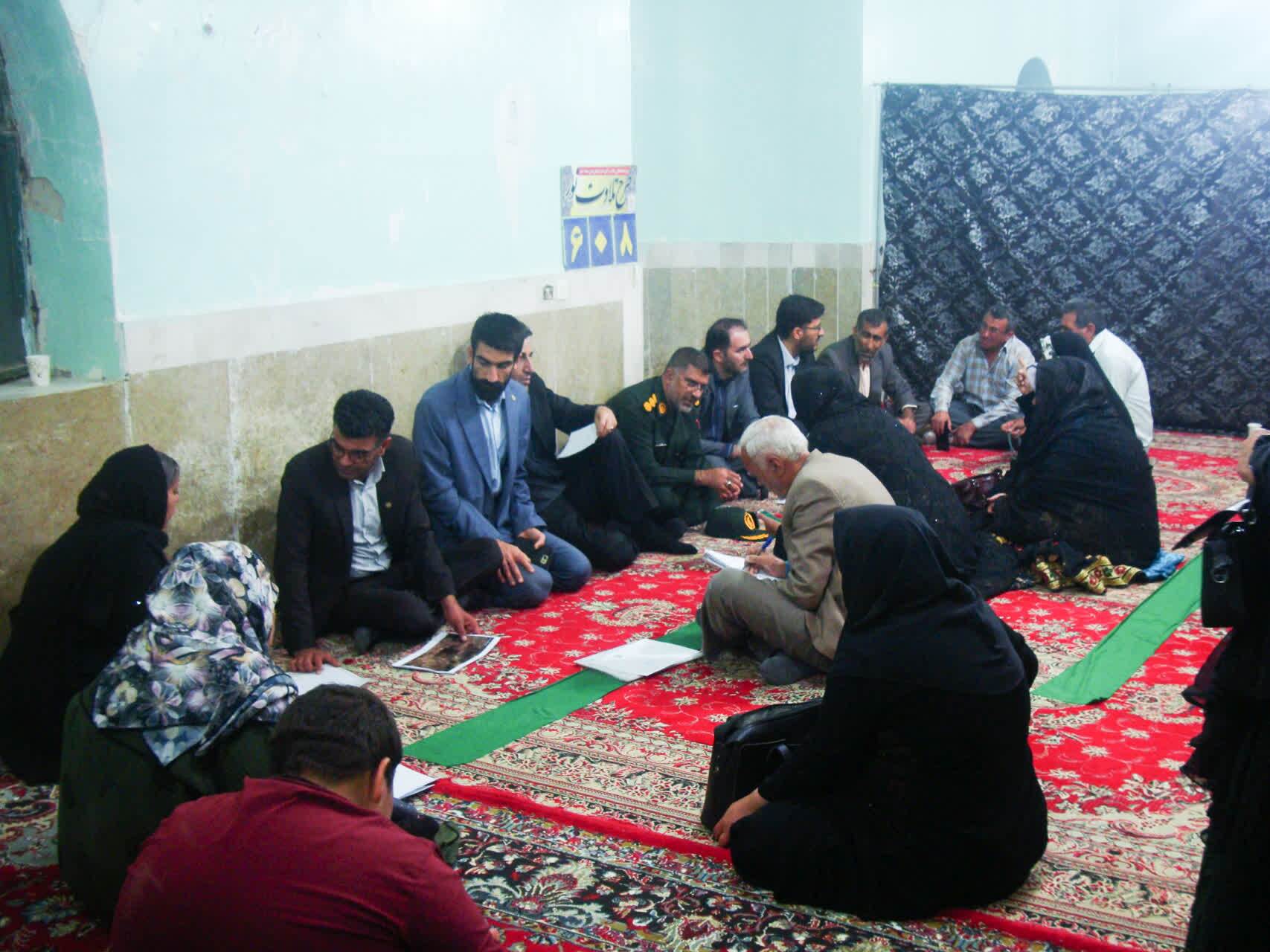 میز خدمت حقوقدانان بسیجی به روستای سرآبتاوه یاسوج رسید