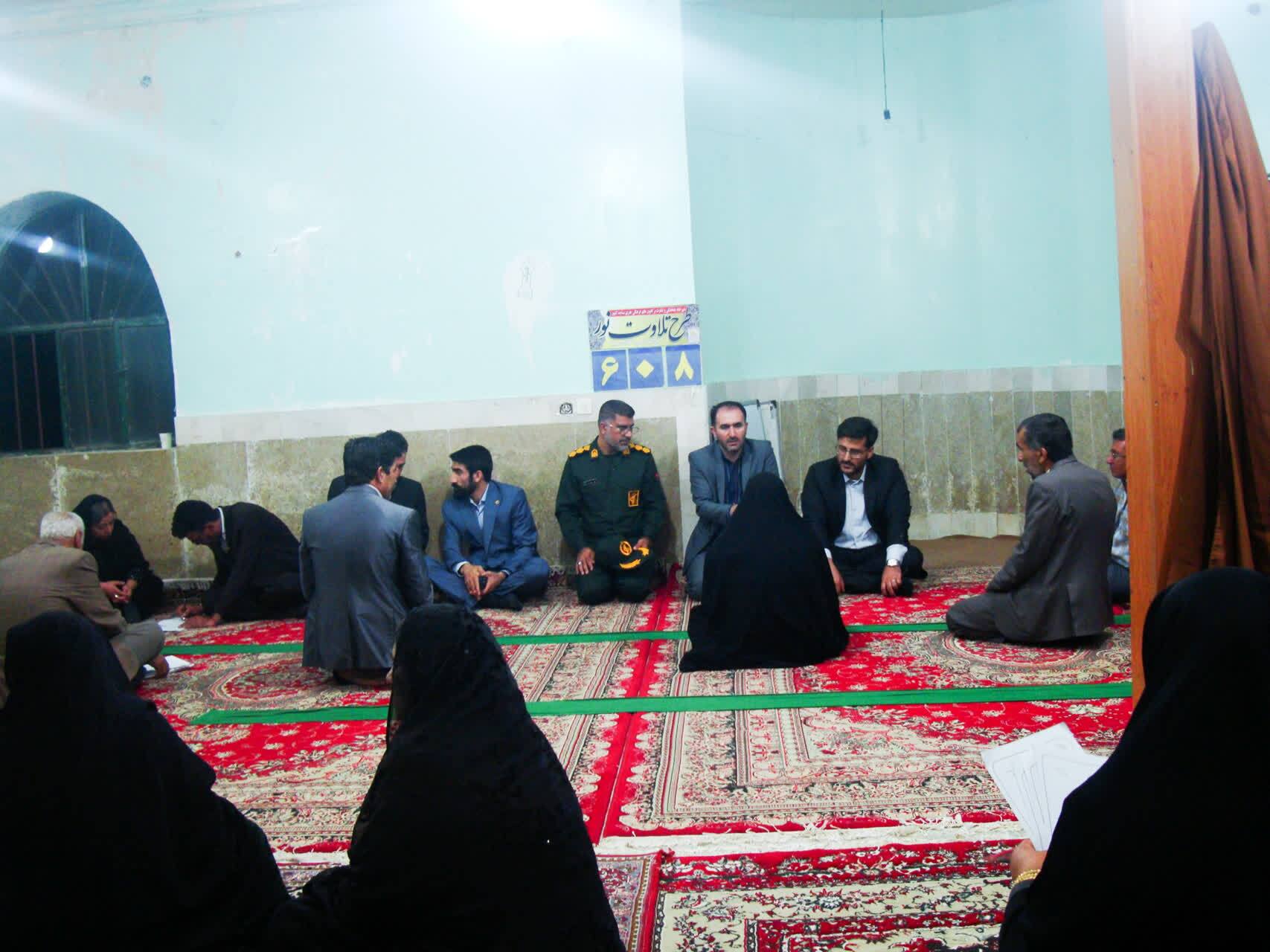 میز خدمت حقوقدانان بسیجی به روستای سرآبتاوه یاسوج رسید