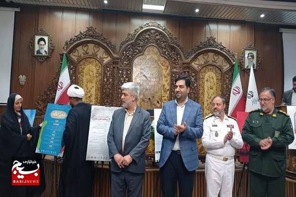 رونمایی از پوسترهای رویدادهای ادبی و هنری کنگره ملی ۱۰ هزار شهید آذربایجان شرقی رونمایی از پوسترهای رویدادهای ادبی و هنری کنگره ملی ۱۰ هزار شهید آذربایجان شرقی