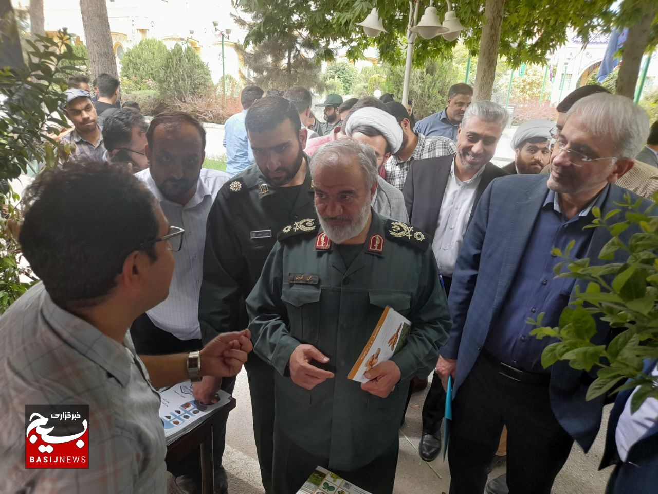 ضرورت همکاری نخبگان و فعالان عرصه علم و دانش در راستای تامین امنیت غذایی مردم