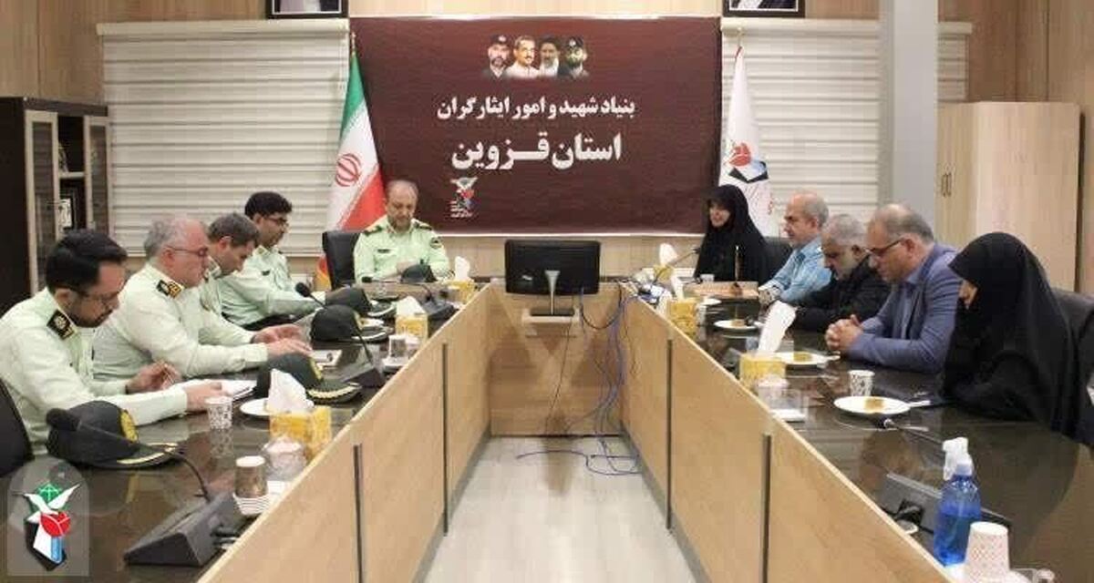 باید مسئولان در خدمت به ایثارگران از یکدیگر سبقت بگیرند