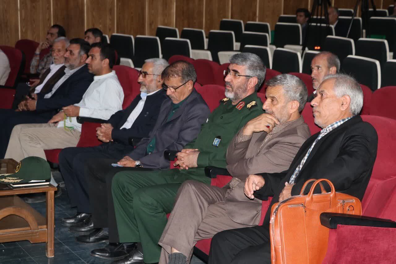 ملت ایران ایستادگی در مقابل استکبار و نظام سلطه را از امام (ره) آموخته‌اند
