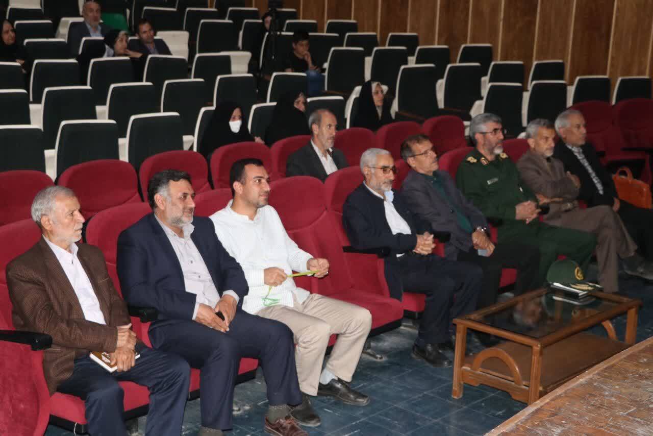 ملت ایران ایستادگی در مقابل استکبار و نظام سلطه را از امام (ره) آموخته‌اند
