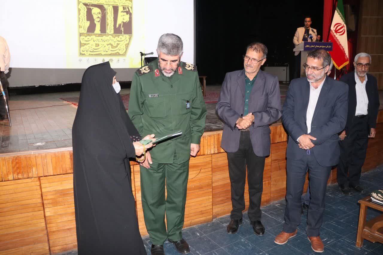 ملت ایران ایستادگی در مقابل استکبار و نظام سلطه را از امام (ره) آموخته‌اند