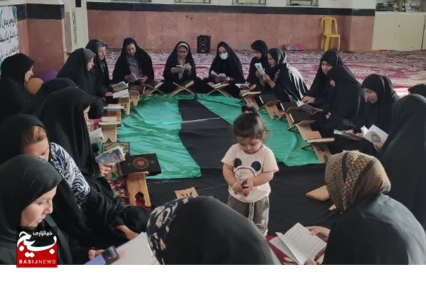 آیین انس با قرآن کریم به مناسبت رحلت امام(ره) در‌ روستای جزیره شمالی