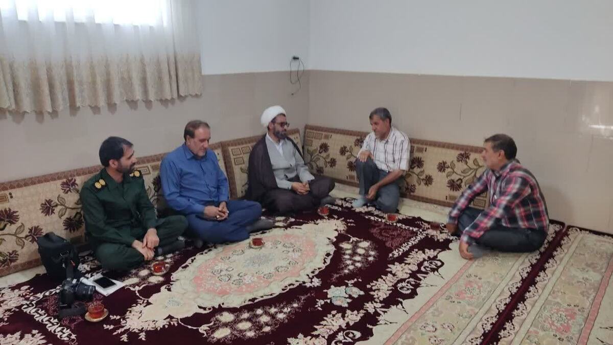 خانواده‌های ایثارگران و خود ایثارگران و رزمندگان عزیز سرمایه بزرگ اجتماعی ما هستند.