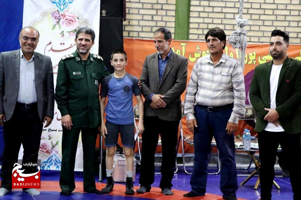 از مدال آوران بسیجی ناحیه سپاه یاسر مشهد تجلیل شد + عکس