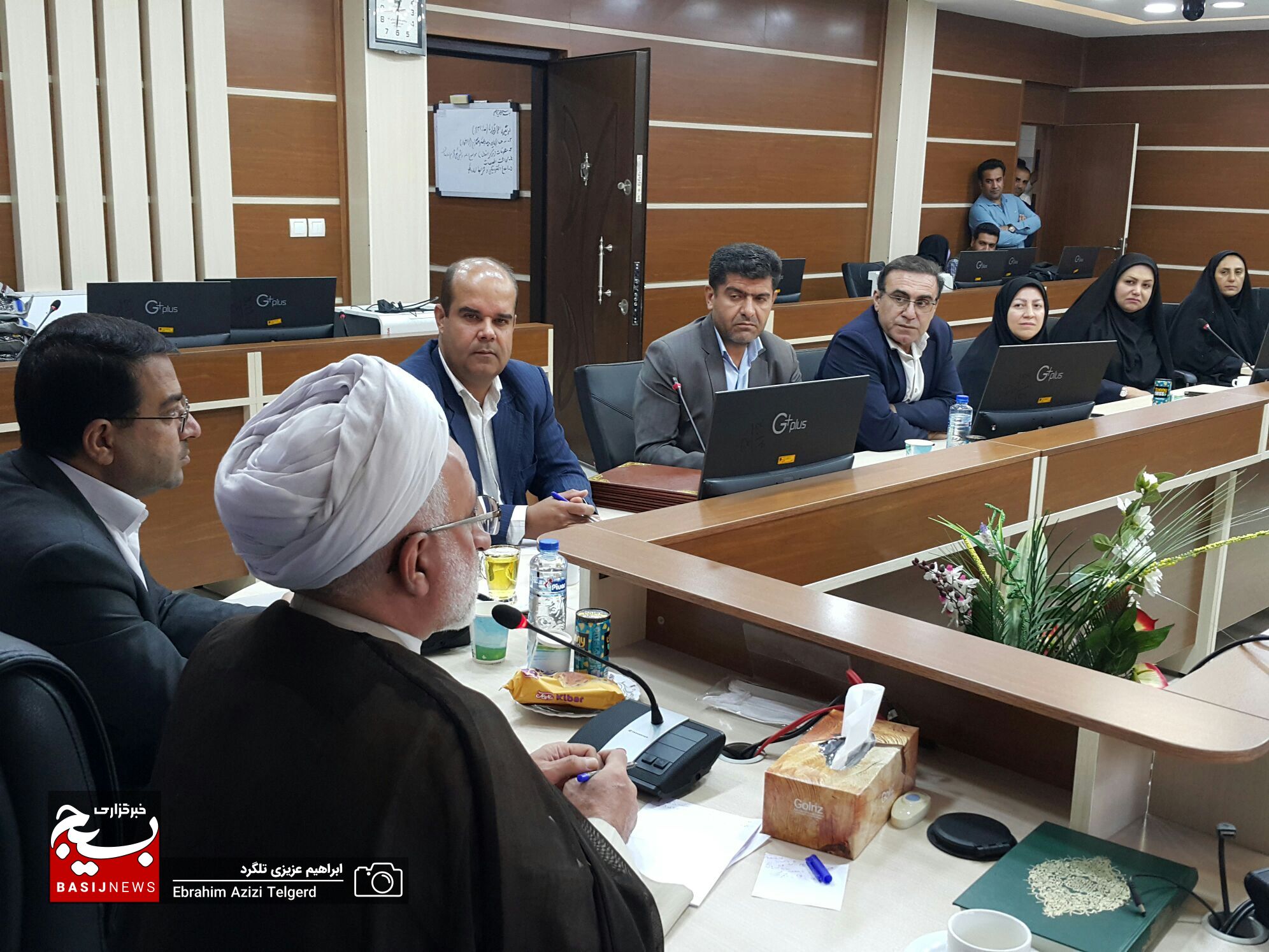 تجلیل از کارکنان ایثارگر و فرزندان شاهد امور مالیاتی کهگیلویه و بویراحمد