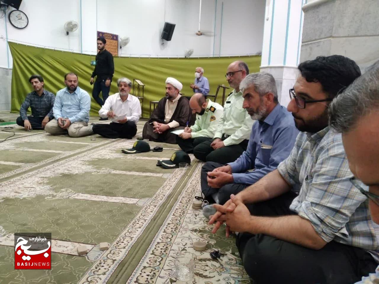 «میز خدمت» مدیران استانی در مسجد فاطمه الزهرا (س) پردیسان قم