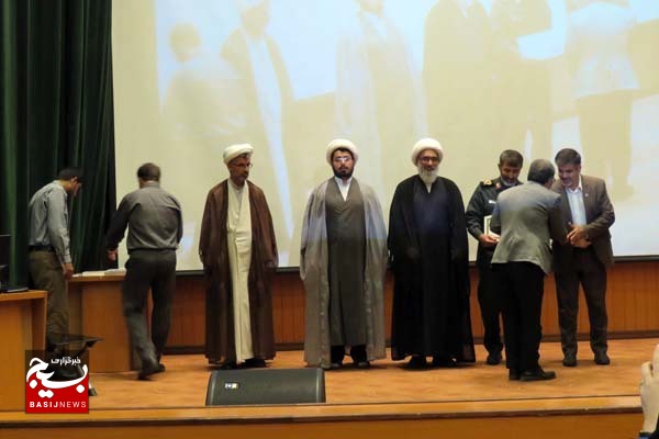مدیریت در کشور دانش بنیان و به روز باشد