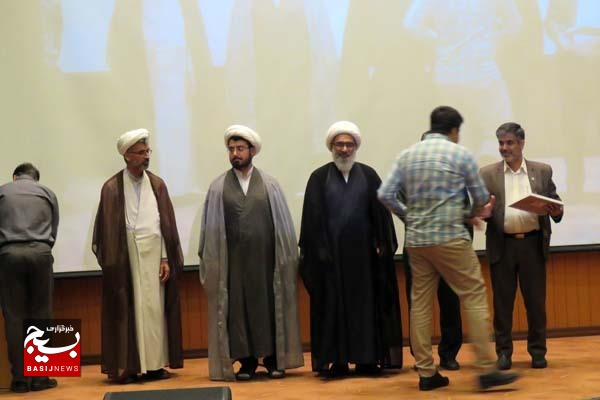 مدیریت در کشور دانش بنیان و به روز باشد