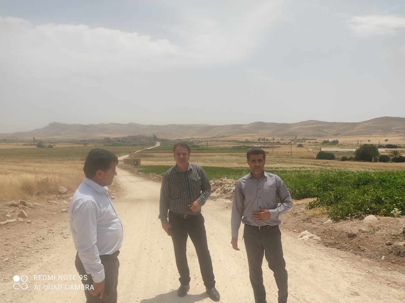 احداث کانال و پل ارتباطی گلزار شهدای روستای راک توسط بسیج عمران سپاه فتح/ جاده بین مزارع لگین هم آماده آسفالت شد